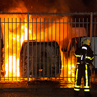 Gloednieuwe bestelbussen gaan in vlammen in Breda
