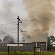 Zeer grote brand in voormalige tegelhandel in Hardinxveld-Giessendam