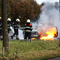 Auto brand volledig uit op de A58 bij Sprundel