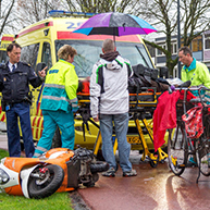 Ongeval tussen een fietser en een scooter op de Ridderstraat in Oosterhout