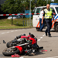 Motorrijder zwaargewond na ongeluk met auto op de Europalaan in Rijen
