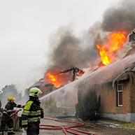 Grote brand verwoest boerderij Benedenkerkstraat in Waspik
