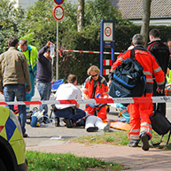 Motorrijder en fietser zwaargewond bij ongeluk op de Slotlaan in Oosterhout