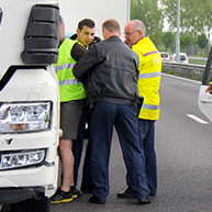 Spaanse vrachtwagenchauffeur aangehouden na aanrijding op A27 bij Hooipolder